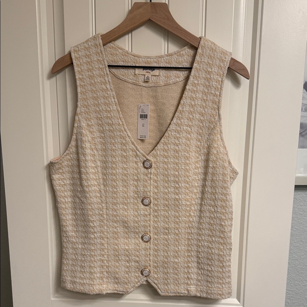 Women's Beige Houndstooth Button-Down Vest